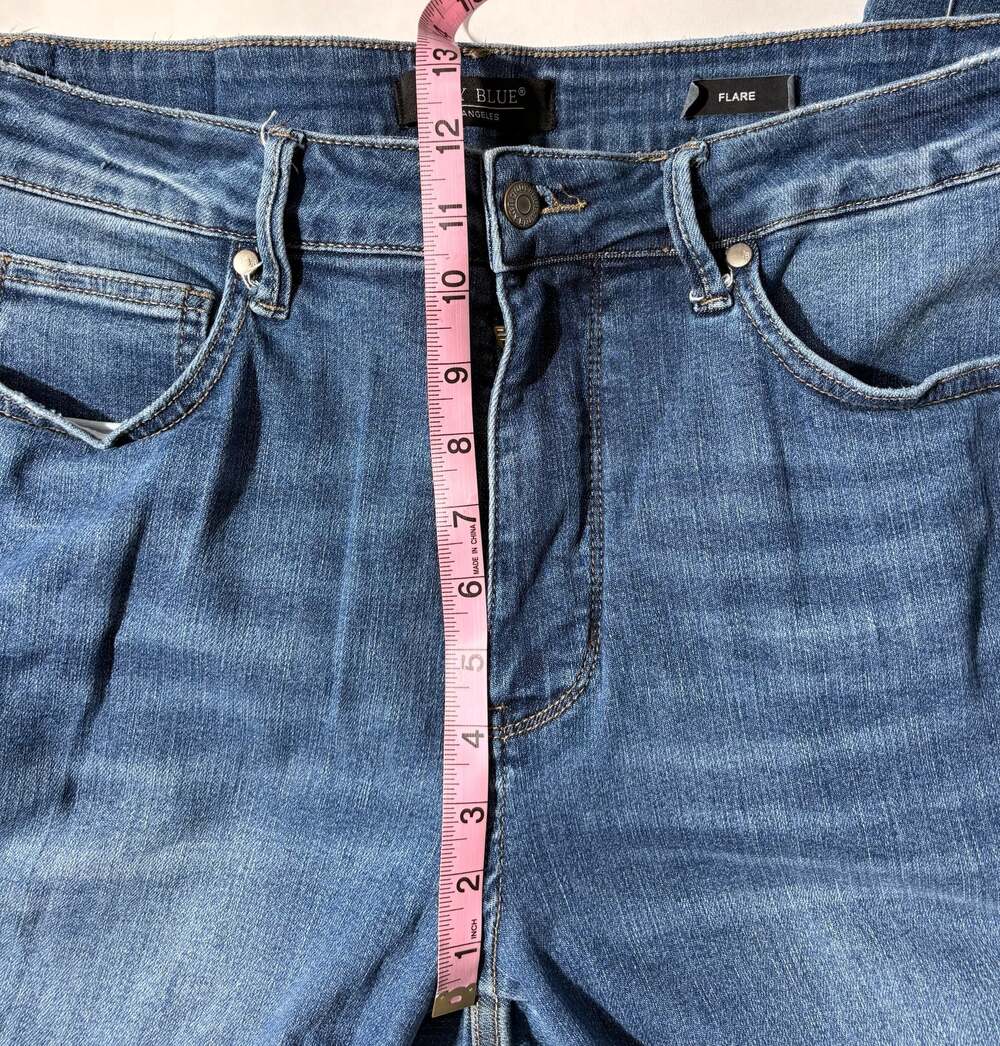 Judy Blue women’s Mid-Rise Raw Hem Flare Leg Denim Jeans Size 16W - Picture 8 of 11